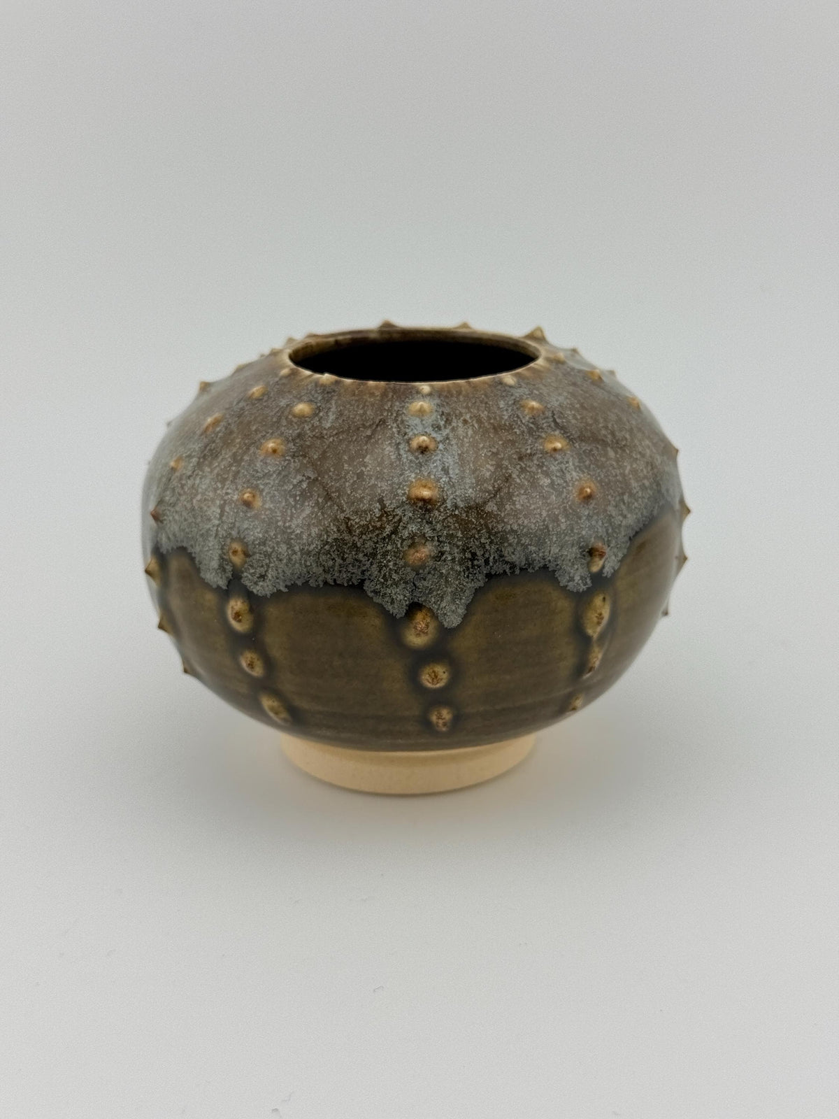 Oursin en céramique de grès wabi-sabi fait main par Terresme — fiche Etsy 2, vue 4 sur 10.