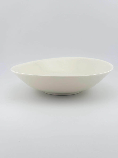 Assiette creuse en porcelaine blanche faite main, émail transparent brillant – Terres.me – vue 1