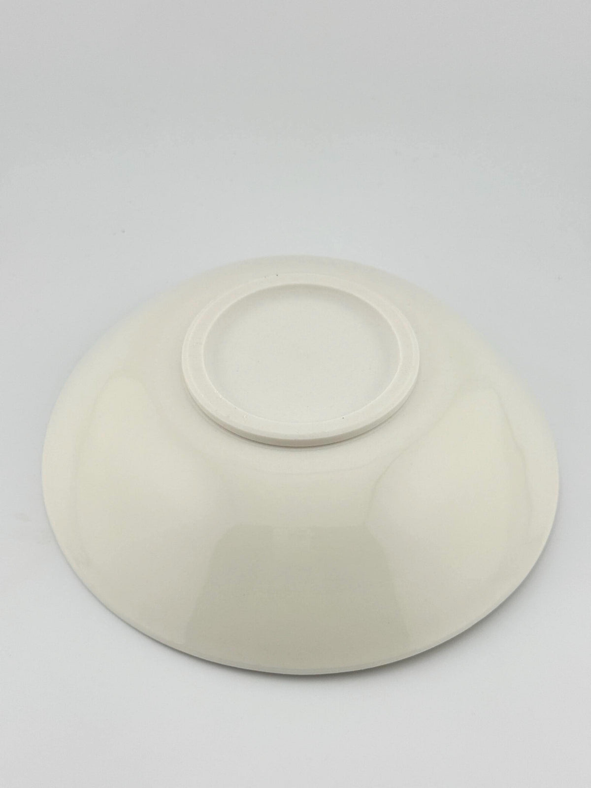 Assiette creuse en porcelaine blanche faite main, émail transparent brillant – Terres.me – vue 6