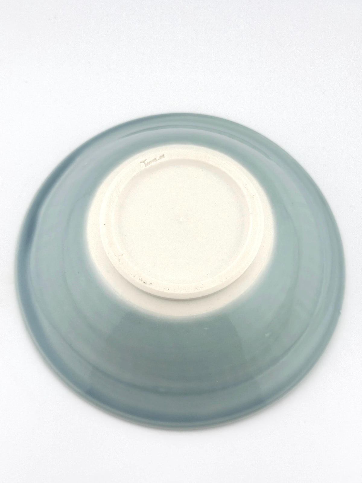 Assiette creuse en porcelaine céladon bleu-vert faite main – Terres.me – vue 10