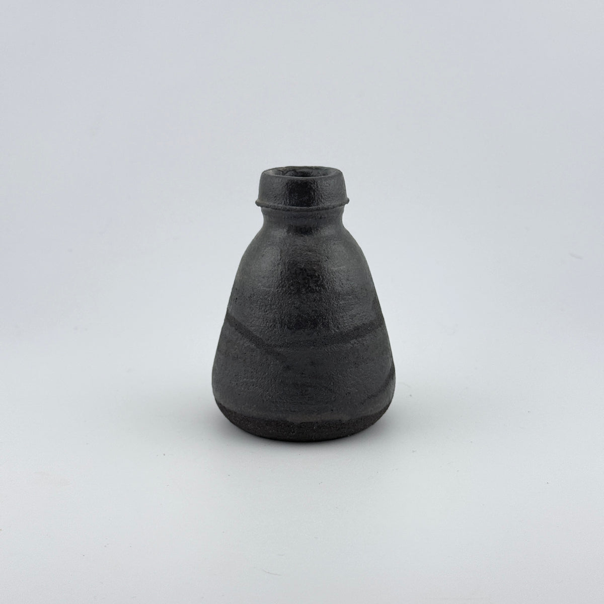 Bouteille à soja Shôyu-sashi en grès noir – Shino Matcha