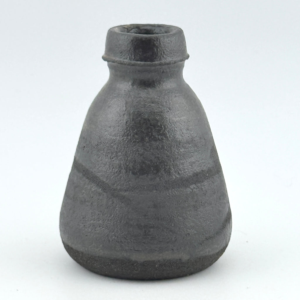 Bouteille à soja Shôyu-sashi en grès noir – Shino Matcha