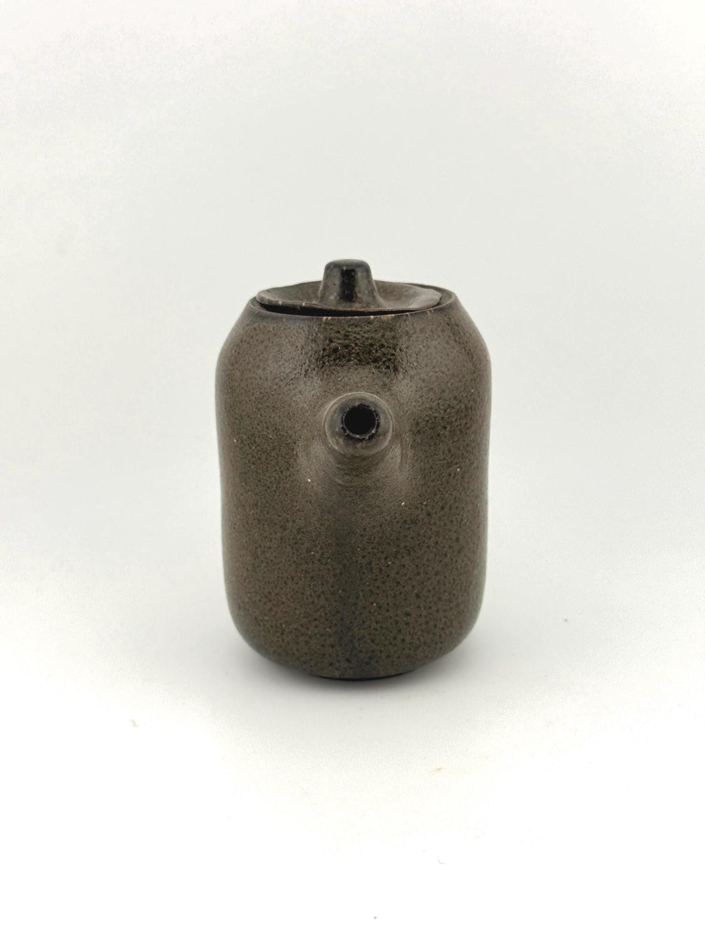 Bouteille à sauce soja en porcelaine faite main, émail de cendre Moka vert sombre, Terres.me.