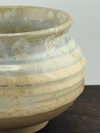 Cache-pot en grès caramel Toffee à effet cristallisé, vue 10 sur 10, céramique wabi-sabi façonnée à la main par Terresme.