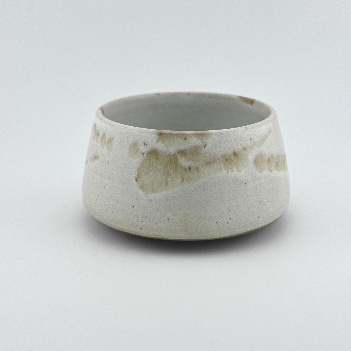 Bol à matcha en terre sauvage de l’Estérel – Chawan conique crème