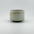 Chawan artisanal en terre rouge de l’Estérel, émail crème et pied laissé brut – Terres.me