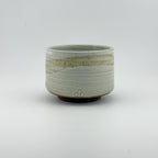 Chawan artisanal en terre rouge de l’Estérel, émail crème et pied laissé brut – Terres.me