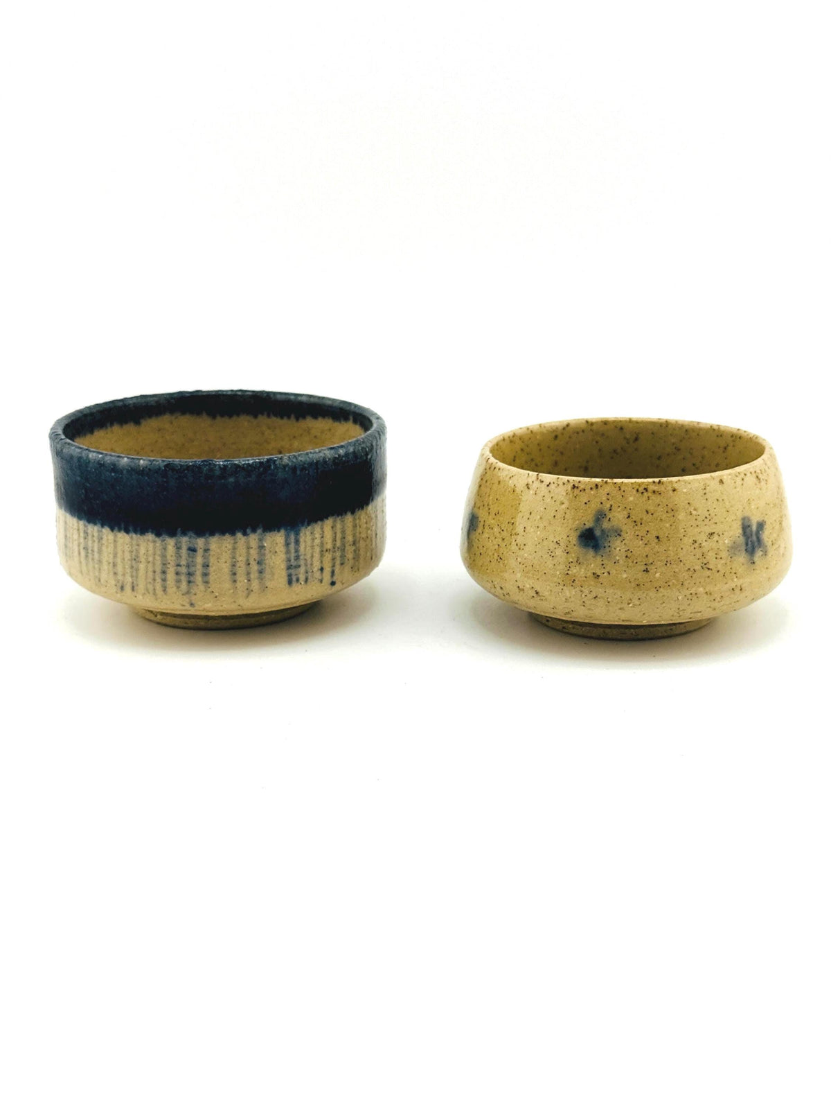 Chawan matcha GOZU en grès Saint-Amand, décor cobalt et émail Izara, fait main par Terresme — vue 1 sur 10.