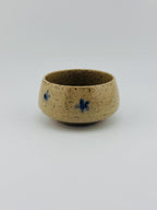 Chawan matcha GOZU en grès Saint-Amand, décor cobalt et émail Izara, fait main par Terresme — vue 3 sur 10.