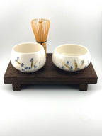 Chawan "Bol à thé" en porcelaine blanche décor sometsuke au cobalt, fait main par Terresme — vue 3 sur 10.