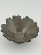 Coupelle à sauce ou condiment en grès noir African Stone, pièce unique tournée à la main, Terres.me.