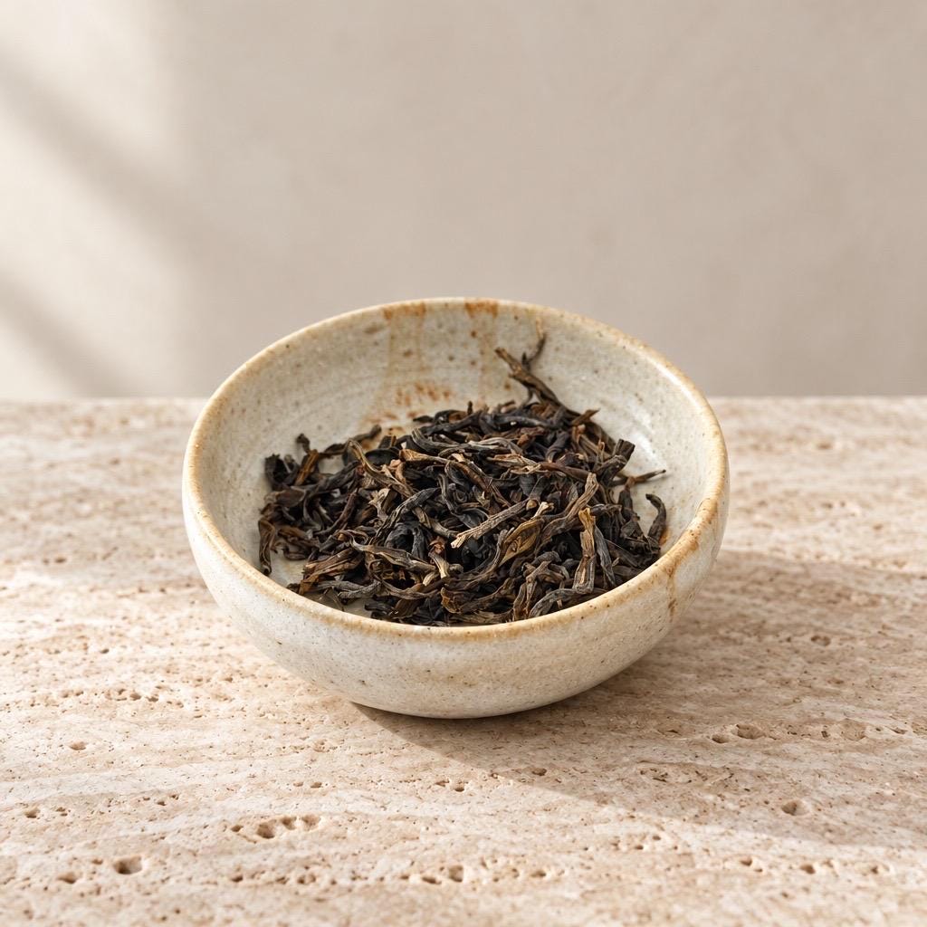 Coupelle porte-encens en grès rouge naturel de l’Estérel, céramique wabi-sabi faite main par Terres.me