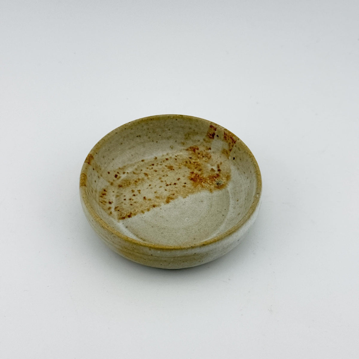 Coupelle porte-encens en grès rouge naturel de l’Estérel, céramique wabi-sabi faite main par Terres.me