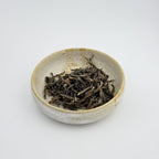 Coupelle porte-encens en grès rouge naturel de l’Estérel, céramique wabi-sabi faite main par Terres.me
