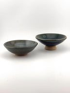 Coupelles artisanales en grès Saint-Amand, engobe de porcelaine et émail céladon vert forestier – Terres.me