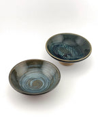 Coupelles artisanales en grès Saint-Amand, engobe de porcelaine et émail céladon vert forestier – Terres.me