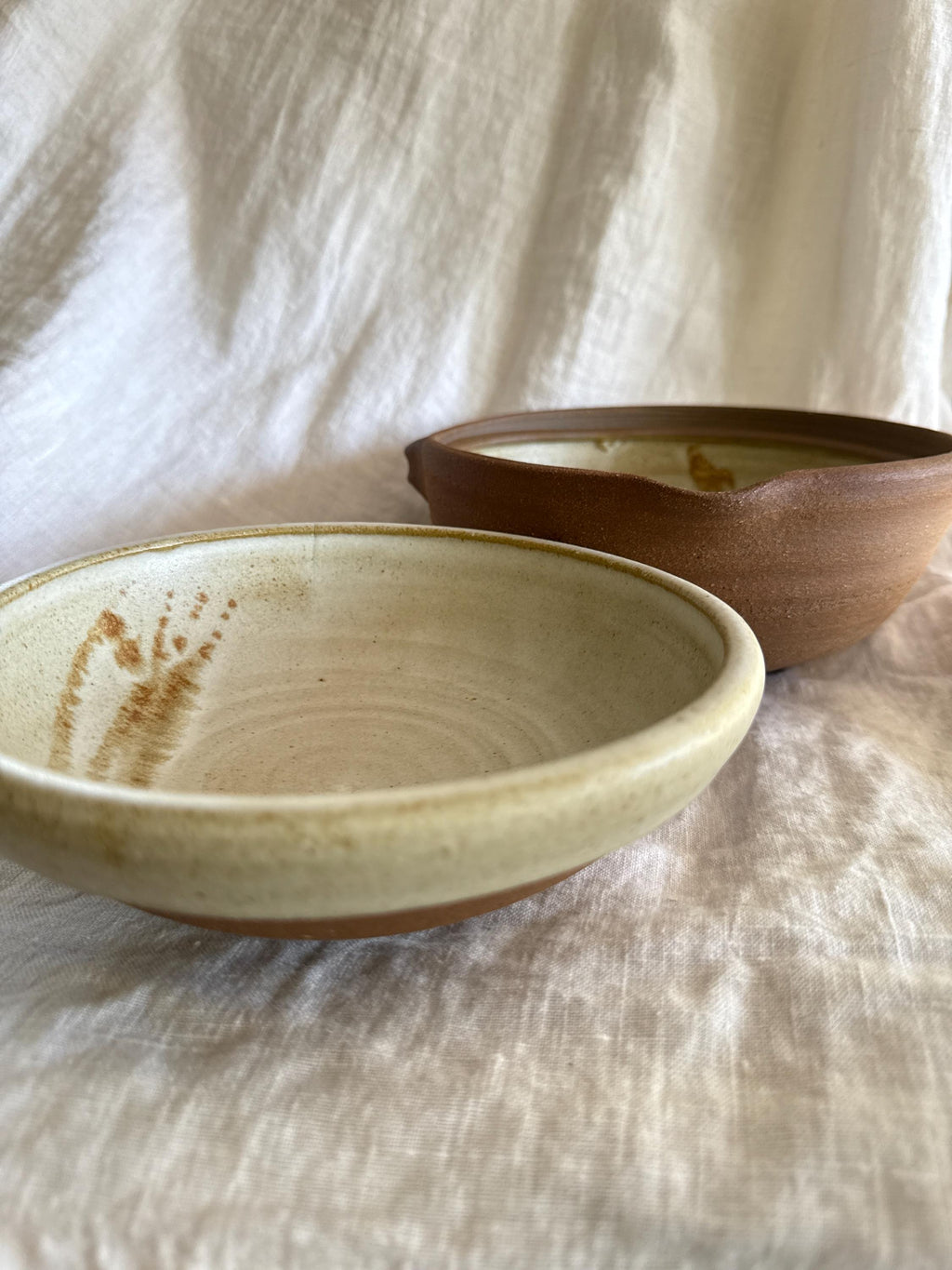 Donabe artisanal en grès, casserole japonaise faite main par Terresme — vue 6 sur 10.