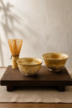 Duo de chawan en grès caramel Toffee, vue 1 sur 10, bols matcha wabi-sabi façonnés à la main par Terresme.