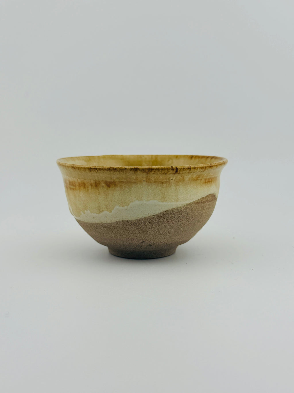 Petit chawan en grès caramel Toffee, vue de face