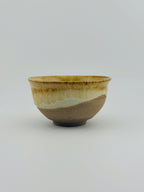 Petit chawan en grès caramel Toffee, vue de face