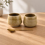 Duo de tasses espresso artisanales en grès et sable de Sardaigne, émail miel brillant – Terres.me
