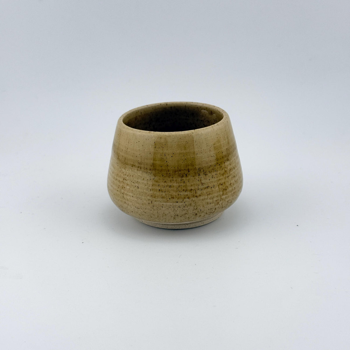 Tasse espresso artisanale en grès et sable de Sardaigne, émail miel brillant – Terres.me