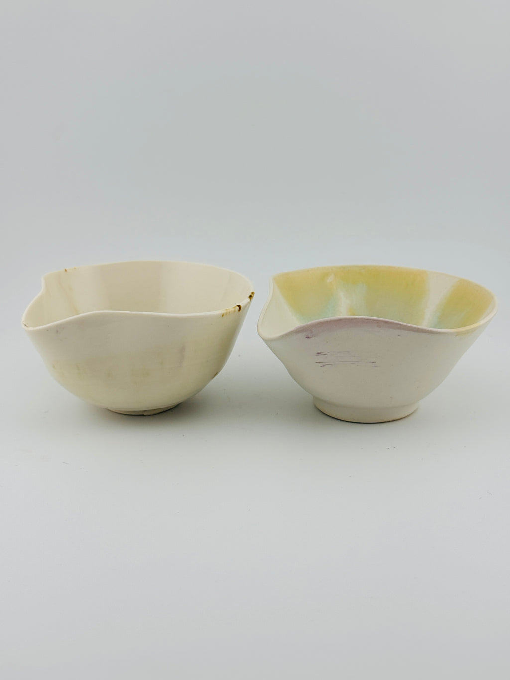Tasses verseuses katakuchi en céramique blanche avec décor à l’or