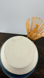 Vue 10 de Katakuchi en grès porcelainique - Bol verseur japonais artisanal bleu IZARA - 400 Ml - Céramique wabi-sabi pour cérém…, pièce en céramique faite main par Terresme.