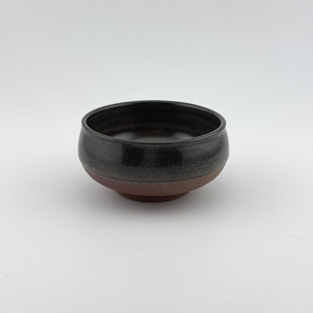 Mini-tasse en grès rouge de l’Estérel – Shino Açaï