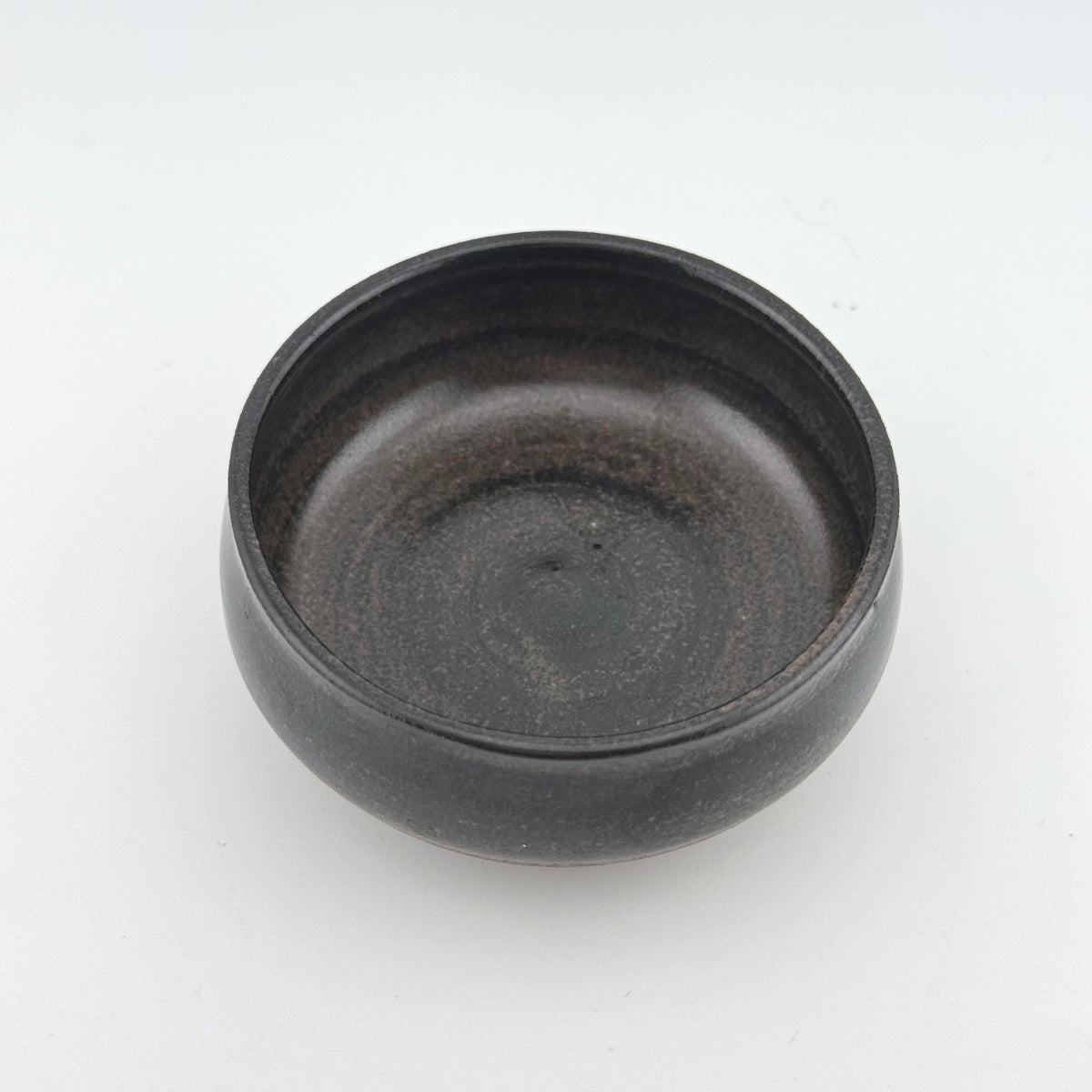 Mini-tasse en grès rouge de l’Estérel – Shino Açaï