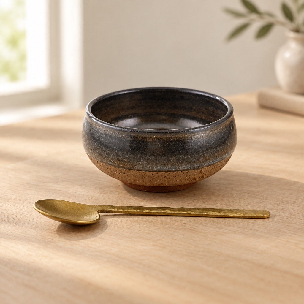 Mini-tasse en grès rouge de l’Estérel – Shino Açaï