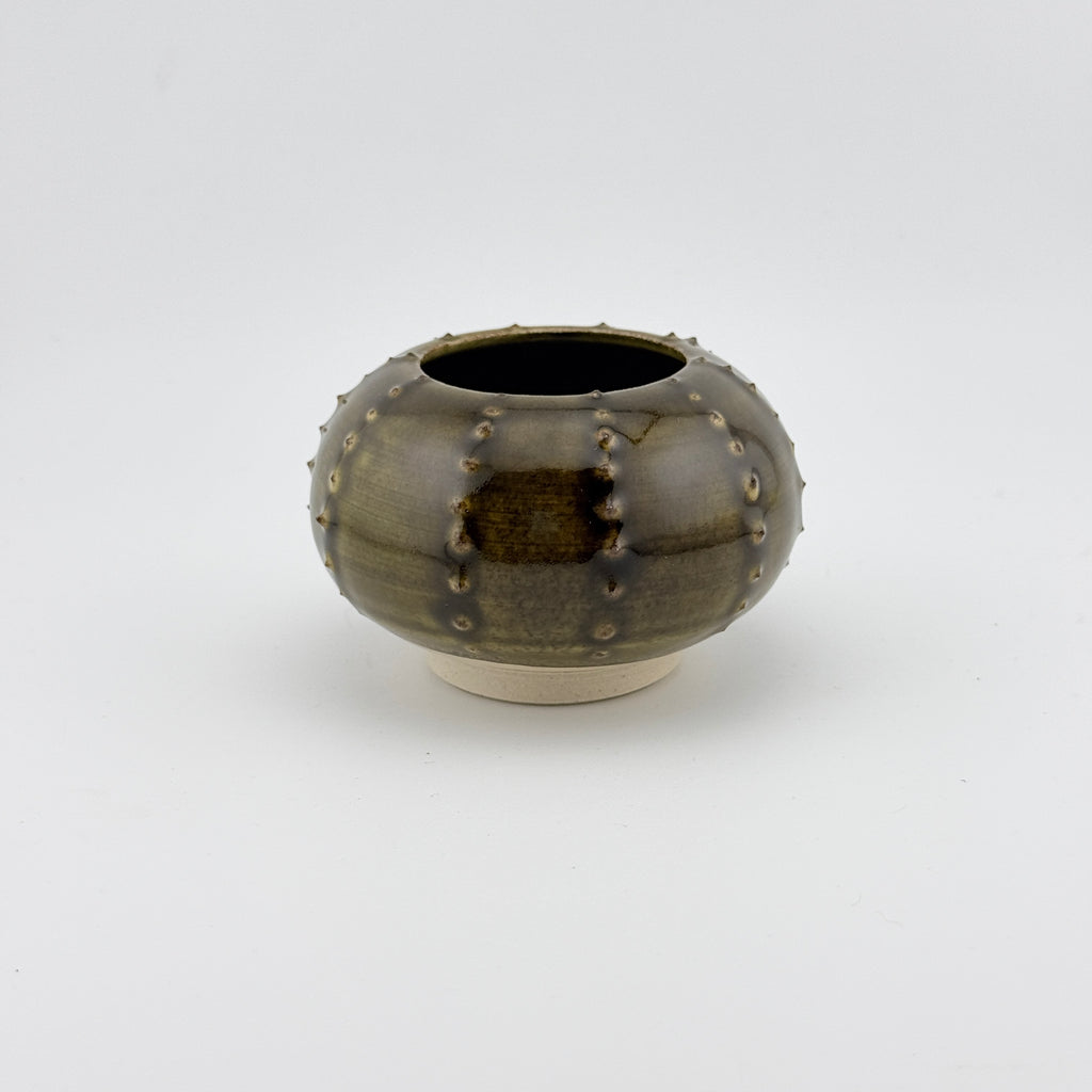 Oursin Céramique en Grès Porcelainique Noir Tenmoku – Sculpture Artisanale Wabi-Sabi
