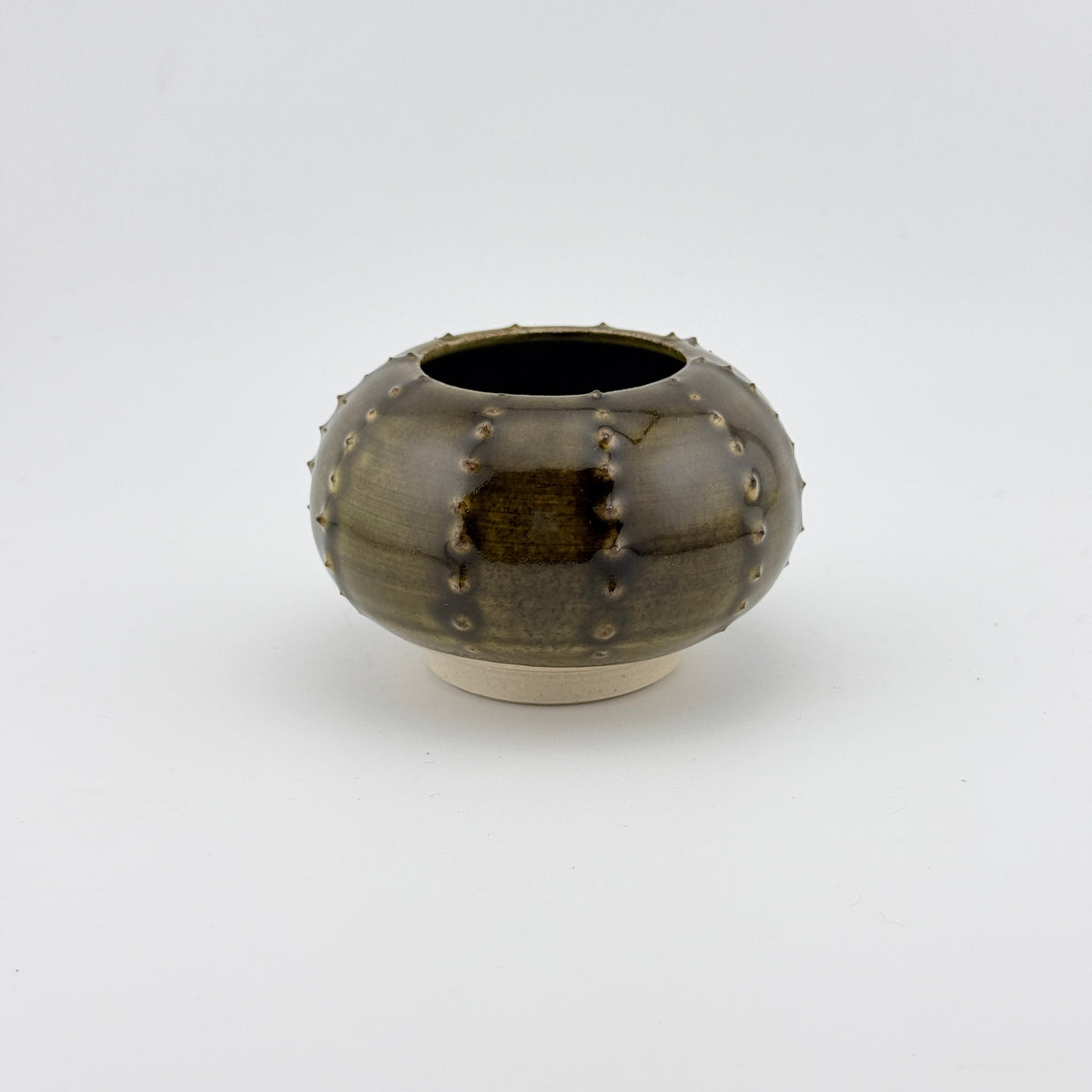 Oursin Céramique en Grès Porcelainique Noir Tenmoku – Sculpture Artisanale Wabi-Sabi