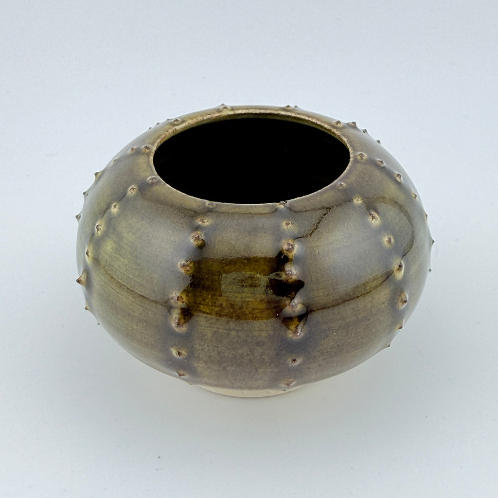 Oursin Céramique en Grès Porcelainique Noir Tenmoku – Sculpture Artisanale Wabi-Sabi