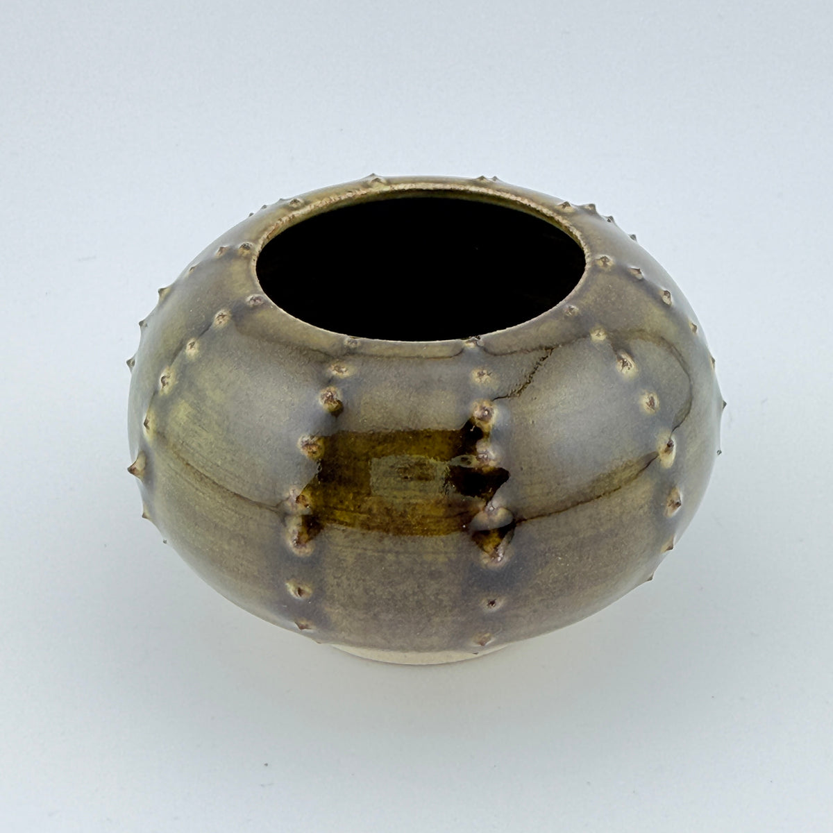 Oursin Céramique en Grès Porcelainique Noir Tenmoku – Sculpture Artisanale Wabi-Sabi