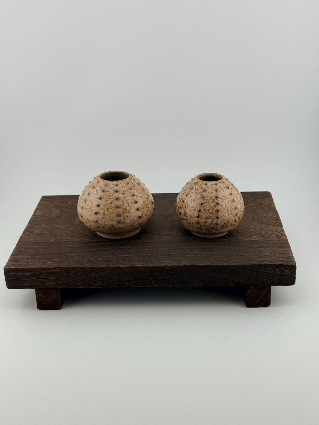 Oursin en céramique de grès wabi-sabi fait main par Terresme — fiche Etsy 1, vue 5 sur 10.