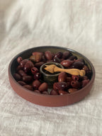Plat apéritif OLIVE en grès rouge XING émaillé vert – vue 9