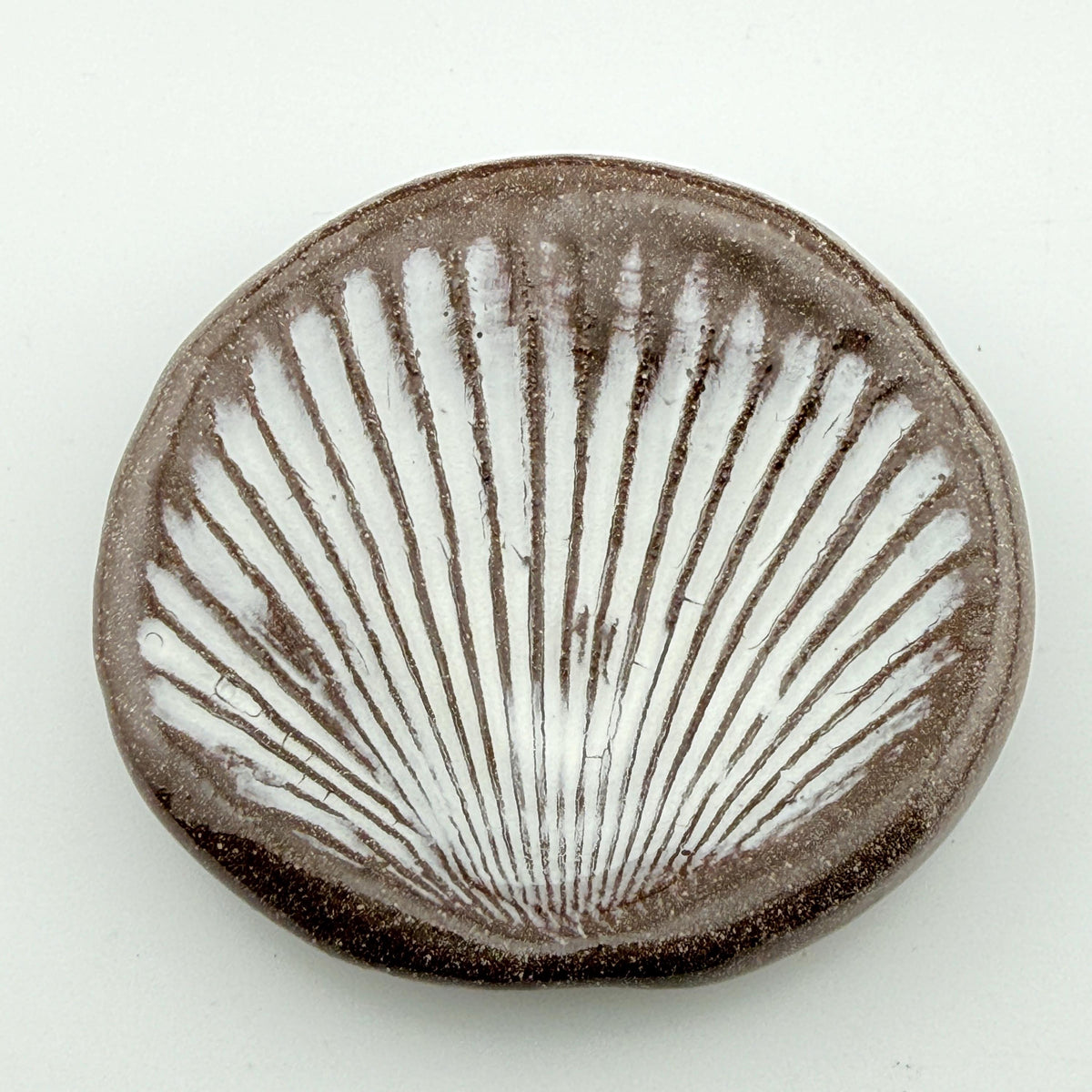 Coquillage artisanal en grès émaillé, porte-encens, pierre d’apaisement ou porte-bijoux – Terres.me