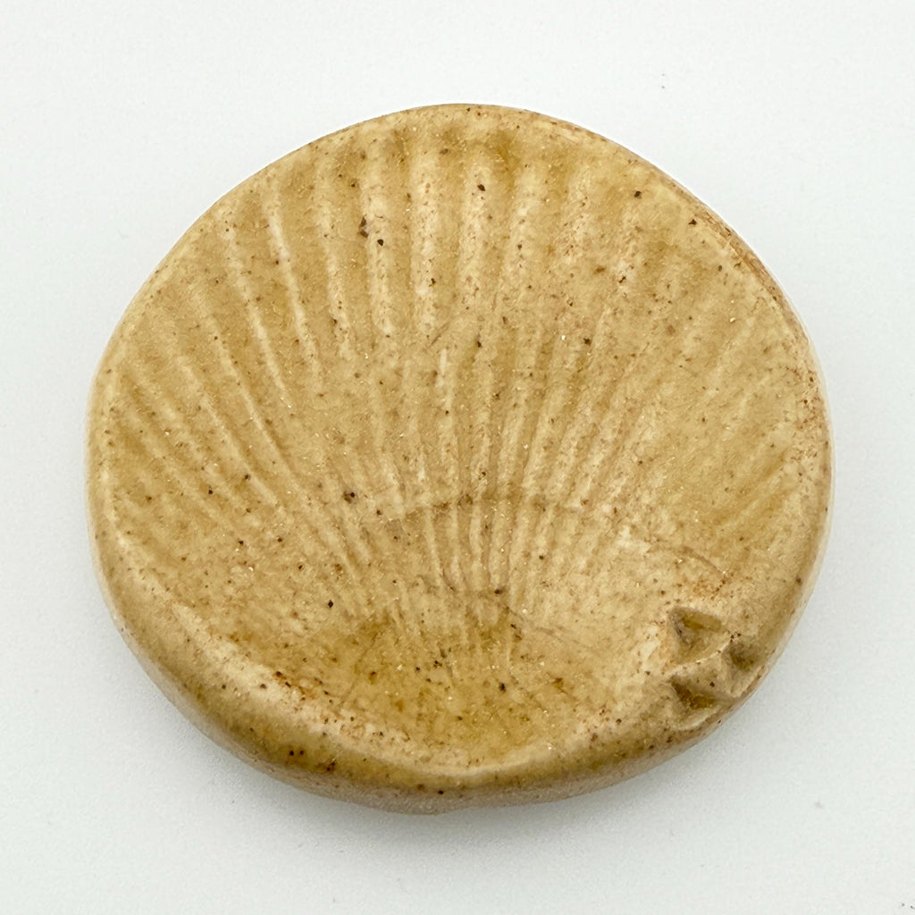 Coquillage artisanal en grès émaillé, porte-encens, pierre d’apaisement ou porte-bijoux – Terres.me