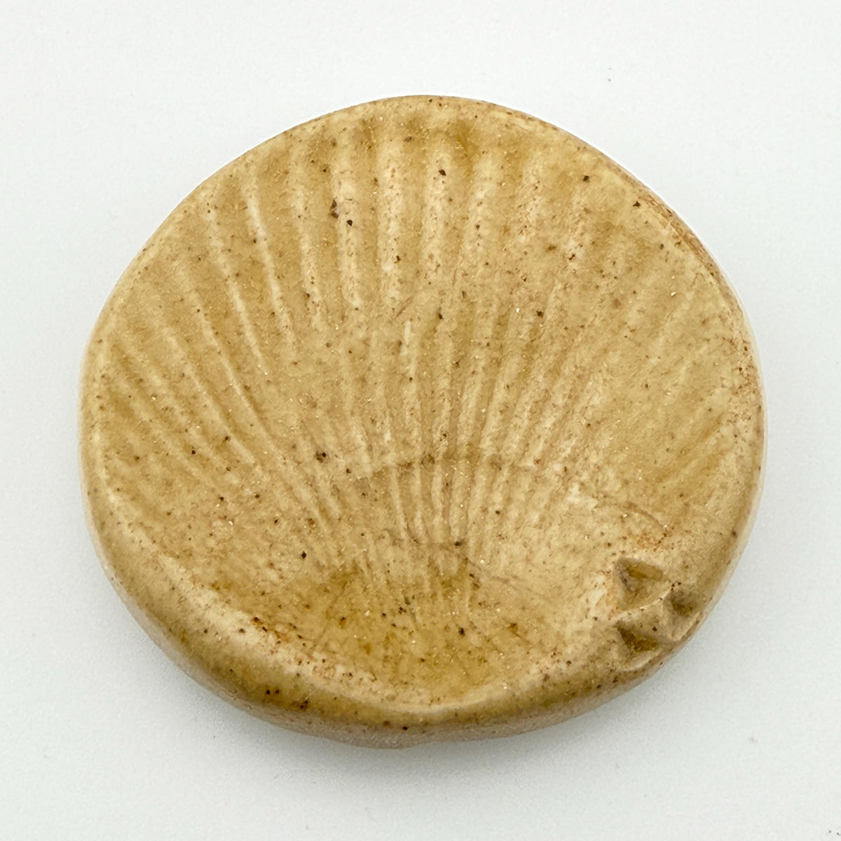Coquillage artisanal en grès émaillé, porte-encens, pierre d’apaisement ou porte-bijoux – Terres.me