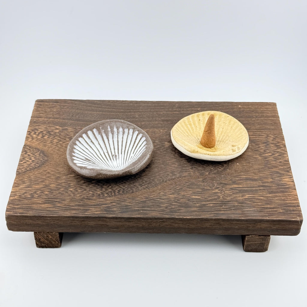 Coquillage artisanal en grès émaillé, porte-encens, pierre d’apaisement ou porte-bijoux – Terres.me