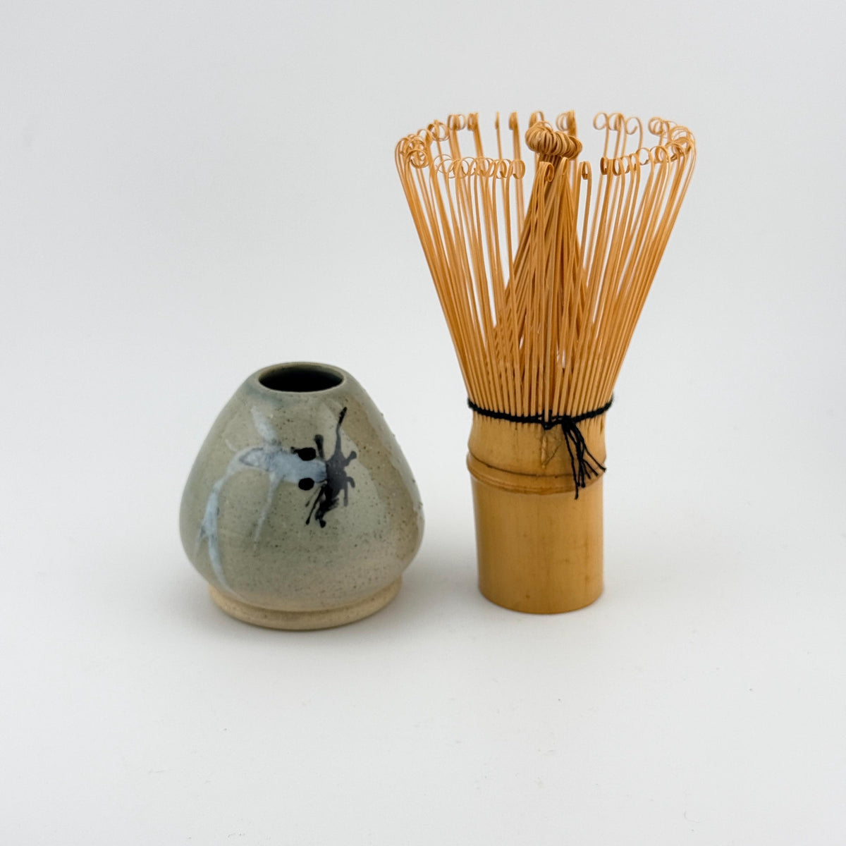 Porte-fouet Matcha en grès, chasen holder artisanal en céramique japandi par Terres.me