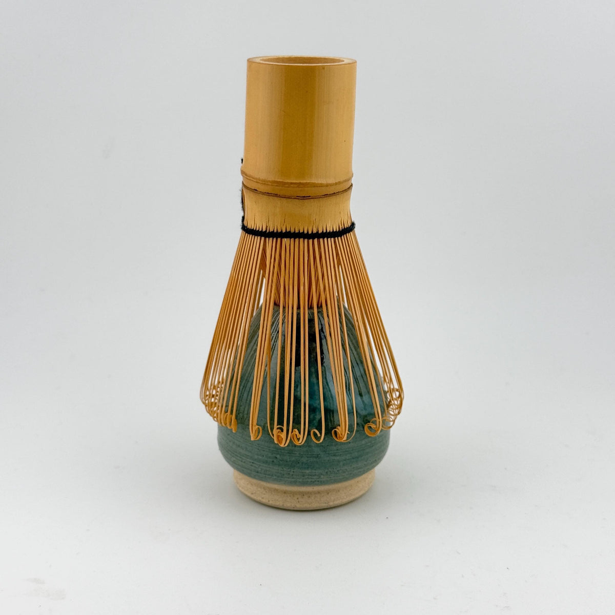 Porte-fouet Matcha en grès, chasen holder artisanal en céramique japandi par Terres.me