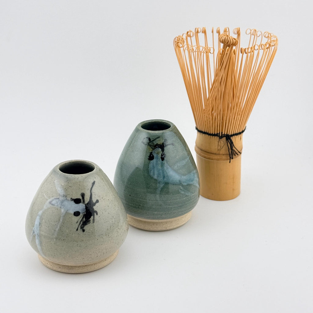 Porte-fouet Matcha en grès, chasen holder artisanal en céramique japandi par Terres.me