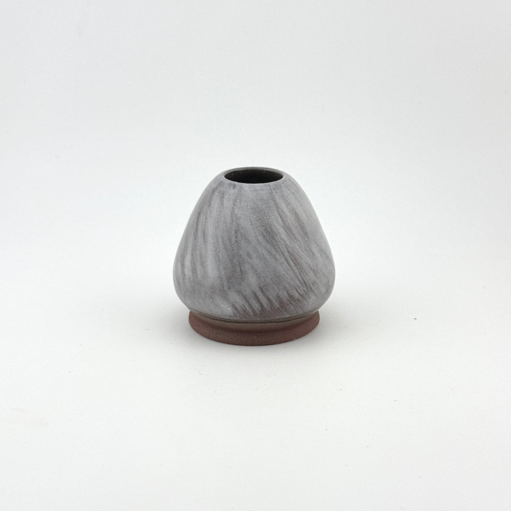 Porte-fouet à matcha en terre sauvage de l’Estérel – Porcelaine et cobalt