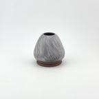 Porte-fouet à matcha en terre sauvage de l’Estérel – Porcelaine et cobalt
