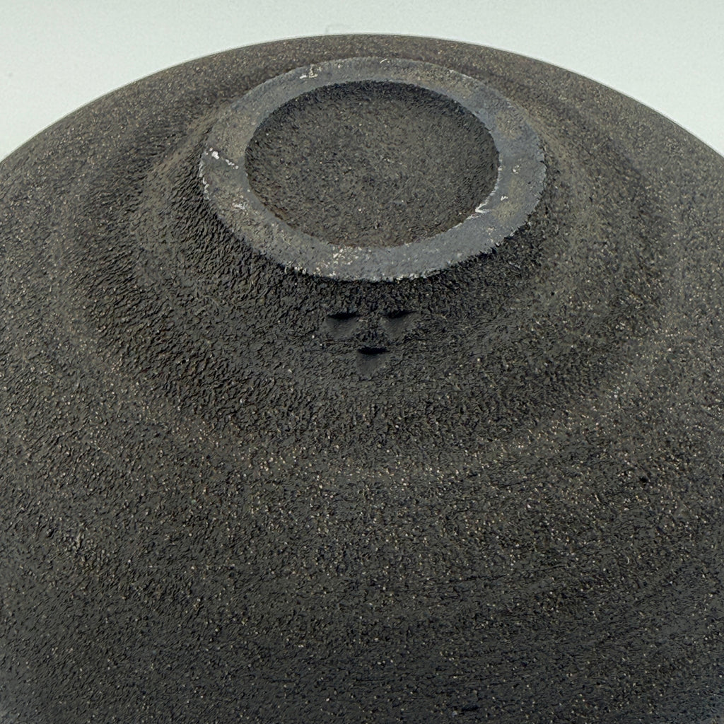 Saladier en grès noir African Stone – Émail Smoky Quartz pyrité