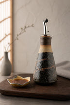 Shoyu Sashi en grès chamotté et Ash glaze céladon, faits main par Terresme — vue 5 sur 10.