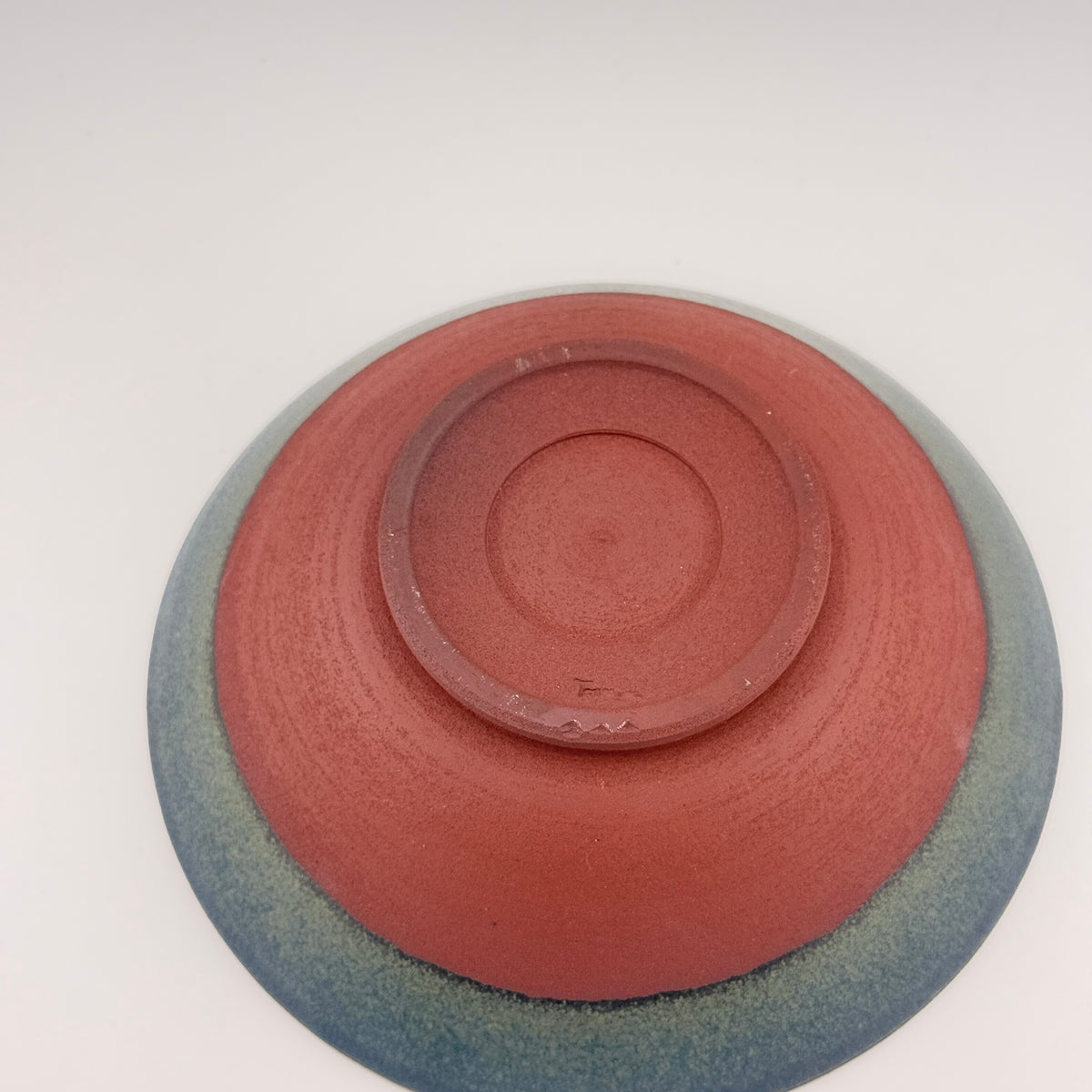 Suribachi artisanal en Grès rouge Xing – Mortier japonais, bord bleu Isara