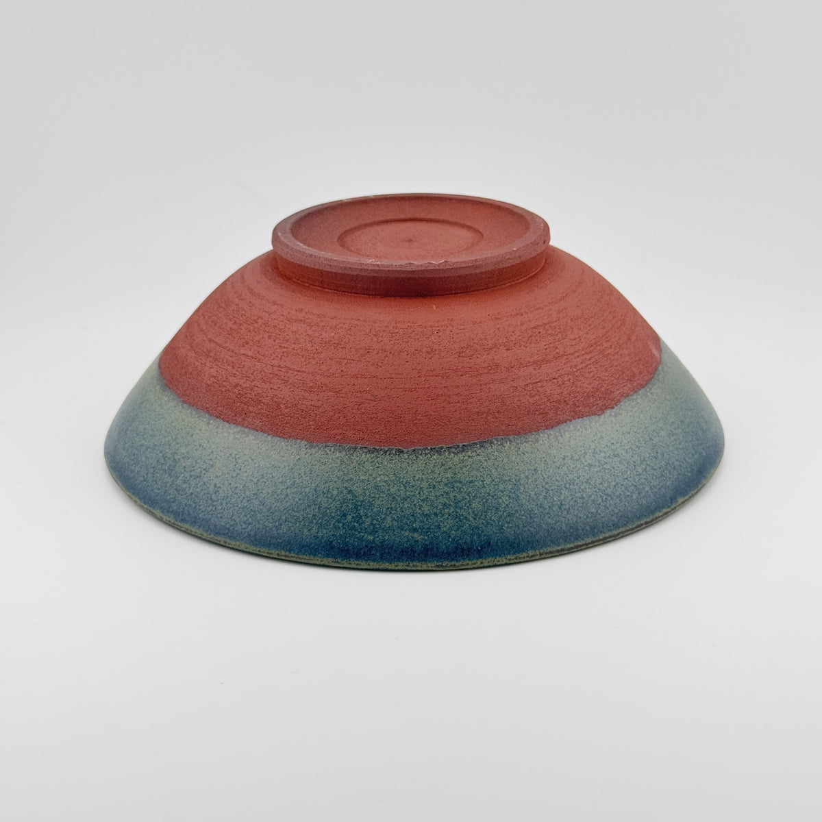 Suribachi artisanal en Grès rouge Xing – Mortier japonais, bord bleu Isara